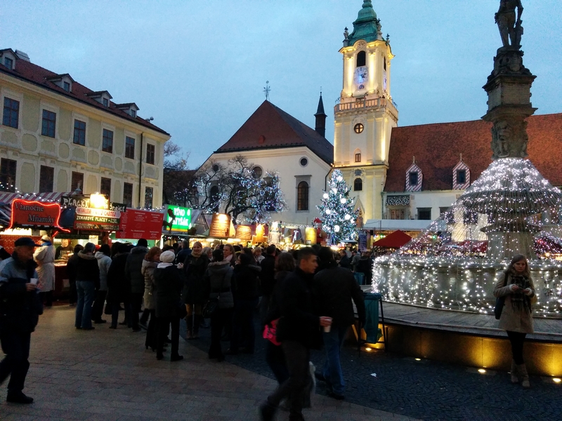 Julemarked på torget i Bratislava